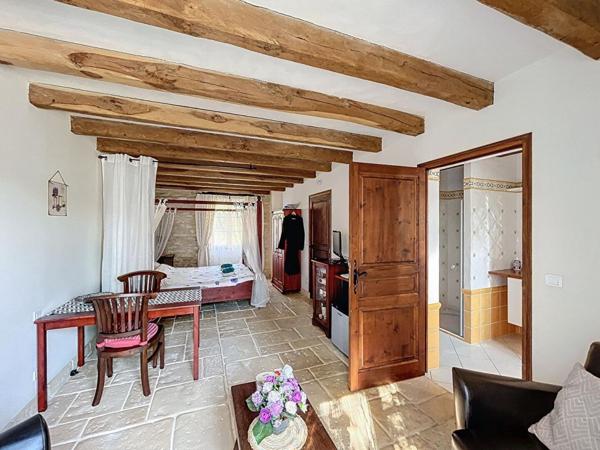 Domaine Gourdon avec piscine sur 13.5 hectares de terrain