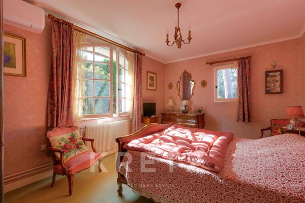 À 500 m du lac — Villa basco-landaise de caractère avec piscine