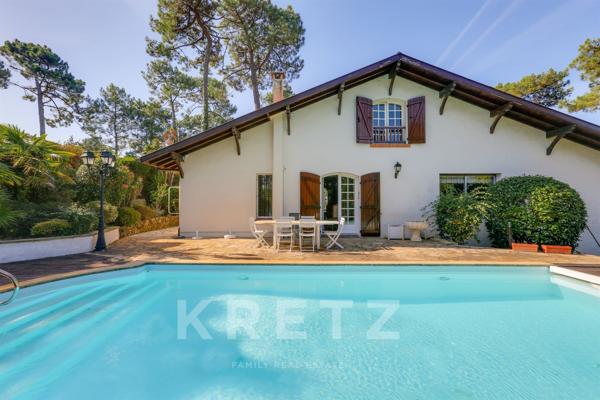 À 500 m du lac — Villa basco-landaise de caractère avec piscine