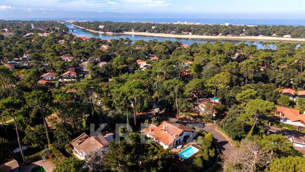 À 500 m du lac — Villa basco-landaise de caractère avec piscine
