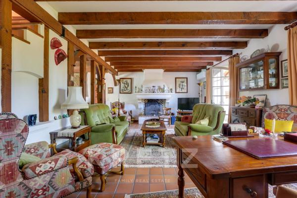 À 500 m du lac — Villa basco-landaise de caractère avec piscine