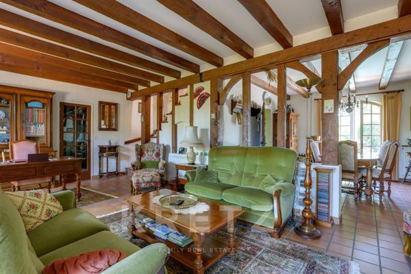 À 500 m du lac — Villa basco-landaise de caractère avec piscine