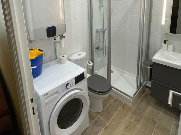 Charmant 2 pièces MEUBLE en rez-de-chaussée