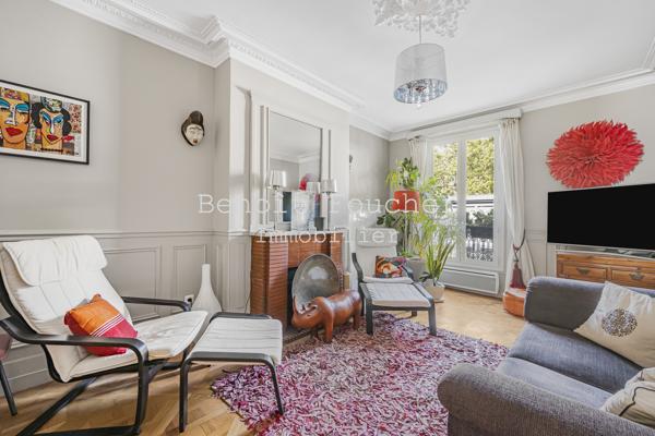 Paris 10ème, appartement trois pièces deux chambres en parfait état 64m2