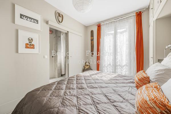 Paris 10ème, appartement trois pièces deux chambres en parfait état 64m2