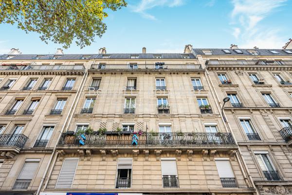 Paris 10ème, appartement trois pièces deux chambres en parfait état 64m2