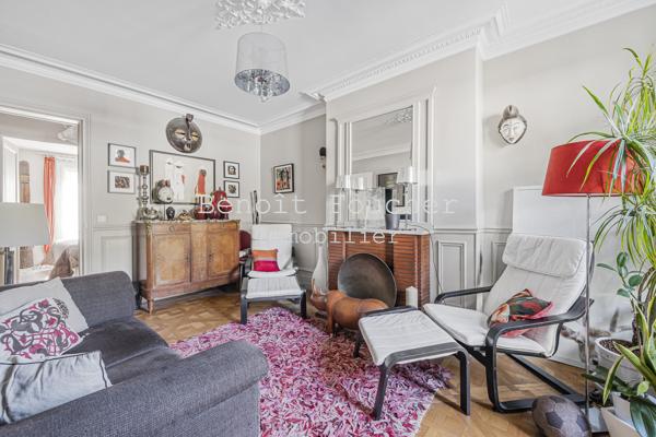 Paris 10ème, appartement trois pièces deux chambres en parfait état 64m2