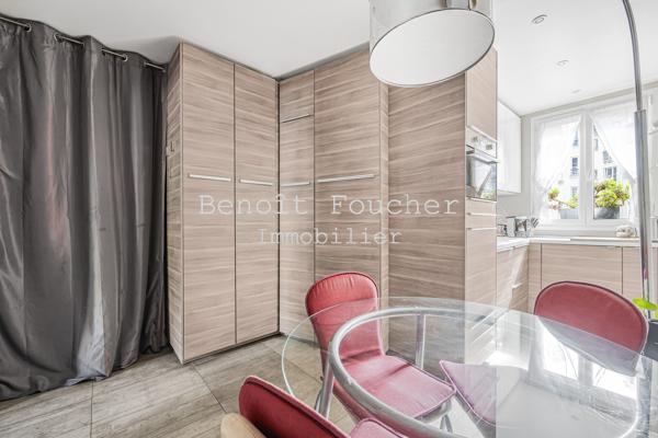 Paris 10ème, appartement trois pièces deux chambres en parfait état 64m2