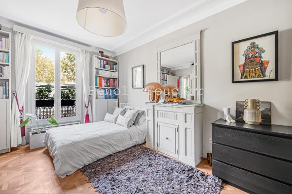 Paris 10ème, appartement trois pièces deux chambres en parfait état 64m2