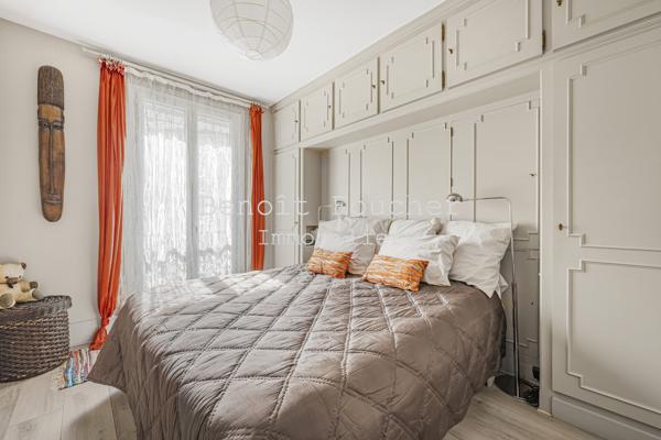 Paris 10ème, appartement trois pièces deux chambres en parfait état 64m2