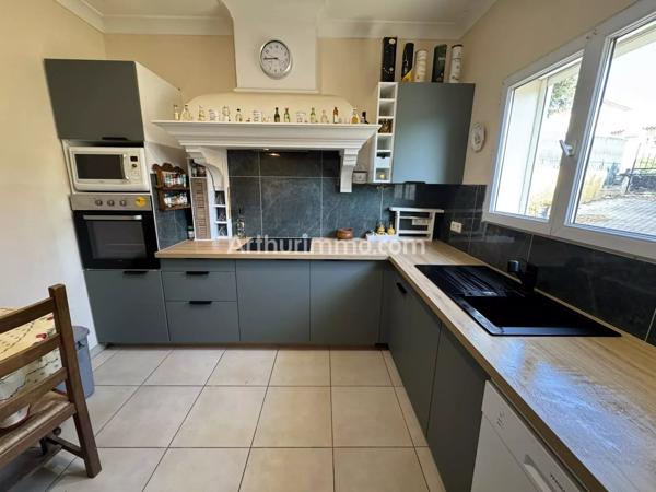 Vente                                                      Maison
                        
                     7 pièces                      200 m2                     à Sainte-Maxime