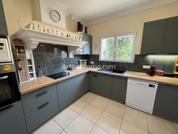 Vente                                                      Maison
                        
                     7 pièces                      200 m2                     à Sainte-Maxime