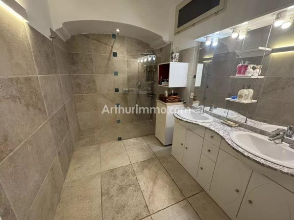 Vente                                                      Maison
                        
                     7 pièces                      200 m2                     à Sainte-Maxime