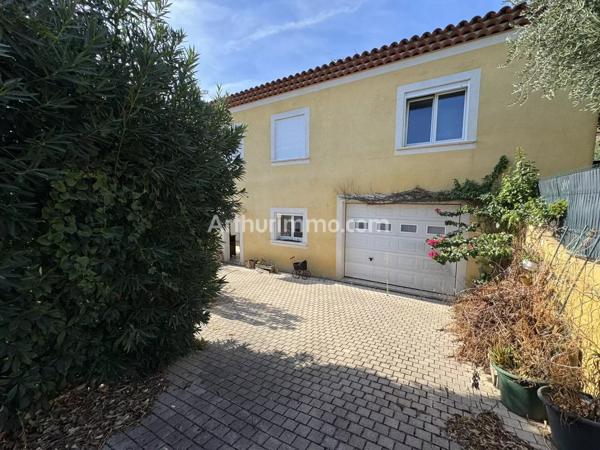 Vente                                                      Maison
                        
                     7 pièces                      200 m2                     à Sainte-Maxime