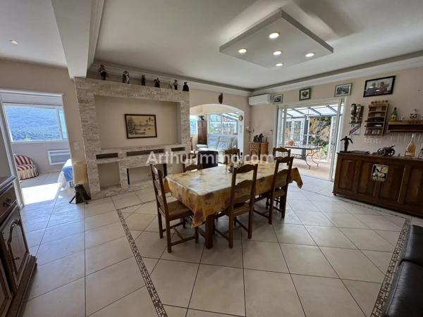 Vente                                                      Maison
                        
                     7 pièces                      200 m2                     à Sainte-Maxime