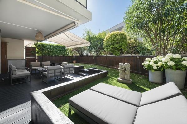 T4 rénové en rez de jardin résidence Pitance