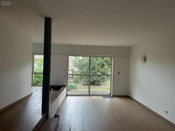 Local professionnel à louer à Pessac en Gironde (33600), ref : 147/841