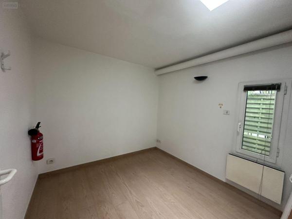 Local professionnel à louer à Pessac en Gironde (33600), ref : 147/841