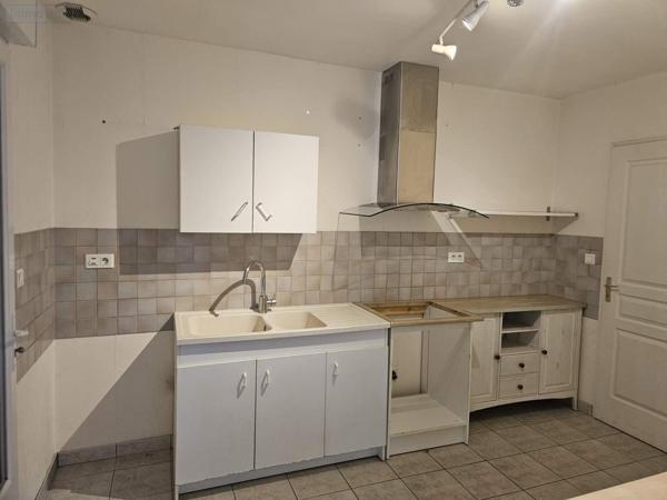 Maison à vendre à La Chartre-sur-le-Loir dans la Sarthe (72340), ref : 131964