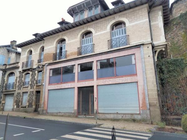 Immeuble à vendre |  Uzerche |  378 m²
