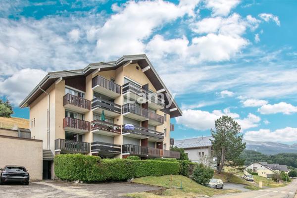 Parking + annexe + annexe + appartement