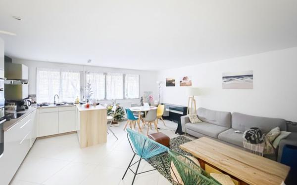 Appartement à vendre    2 pièces • 66 m2 Paris 13