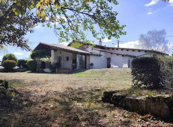 MAISON FAMILIALE A LA CAMPAGNE AVEC PARC ATTENANT