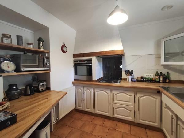MAISON FAMILIALE A LA CAMPAGNE AVEC PARC ATTENANT