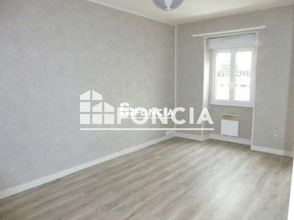 Location Appartement 2 pièces 31.33 m² - 162 RUE NATIONALE Le Mans 72100