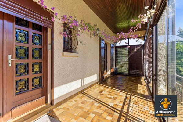 Vente                                                      Maison
                        
                     6 pièces                      193 m2                     à Brignais