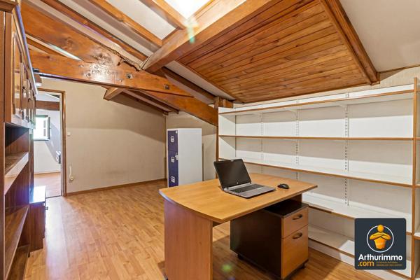 Vente                                                      Maison
                        
                     6 pièces                      193 m2                     à Brignais
