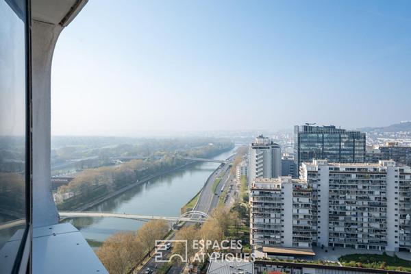 Étage élevé à raviver avec loggia et vue imprenable
