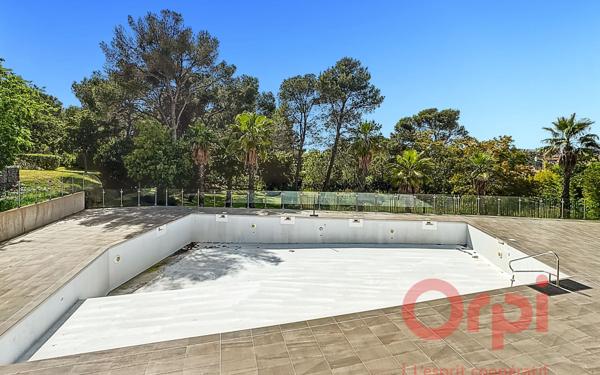 Appartement à vendre    3 pièces • 75,50 m2 Saint-Raphaël