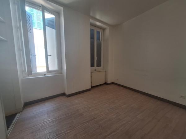 Appartement à vendre 58 240 € Montluçon 3 p 57 m² DPE E