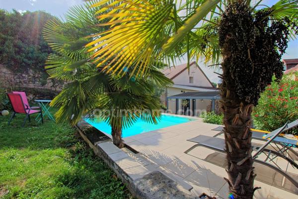 Maison 4 chambres et piscine a vendre à 10 minutes du centre ville de Dole (39)