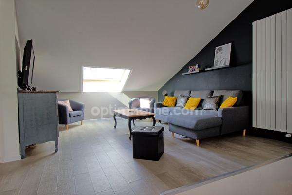 Maison 4 chambres et piscine a vendre à 10 minutes du centre ville de Dole (39)