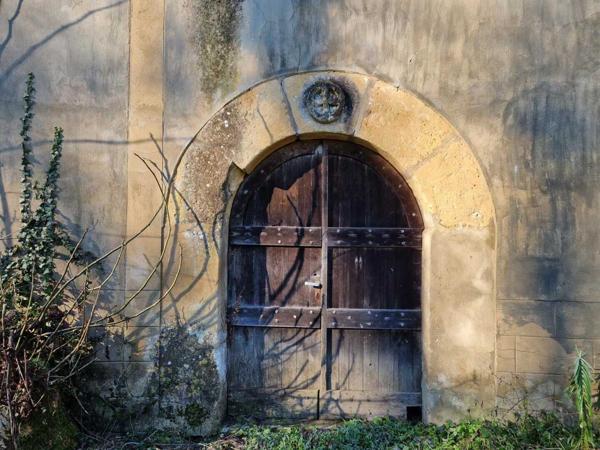 Maison ancienne - Les eyzies Rare propriété comprenant une belle chartreuse du 18ème siècle et un moulin à restaurer, ainsi qu'une grange déjà aménagée en 2 appartements !