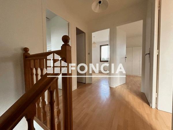 Location Maison 5 pièces 116.6 m² - 9 CHEMIN DES PIERRES PLANTEES Charbonnieres-les-bains 69260