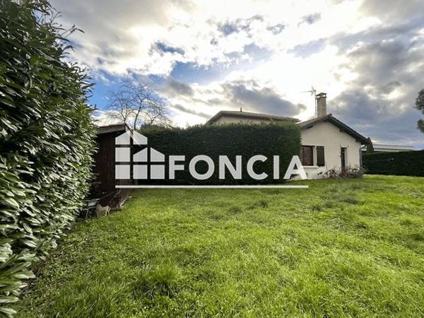 Location Maison 5 pièces 116.6 m² - 9 CHEMIN DES PIERRES PLANTEES Charbonnieres-les-bains 69260