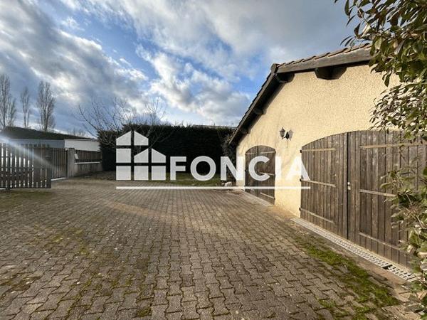 Location Maison 5 pièces 116.6 m² - 9 CHEMIN DES PIERRES PLANTEES Charbonnieres-les-bains 69260