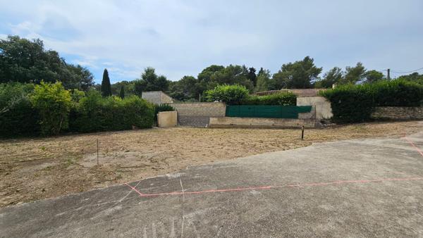 Calvisson (30420) Terrain de 453 m², Calvisson dans le Gard Terrain sans vis à vis avec zone de construction de 150 m²
