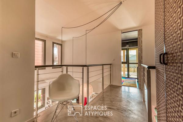 Loft duplex avec loggia et jardin, dans un ancien batiment portuaire
