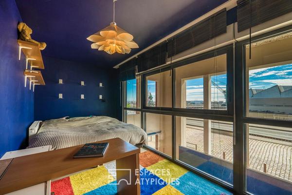 Loft duplex avec loggia et jardin, dans un ancien batiment portuaire