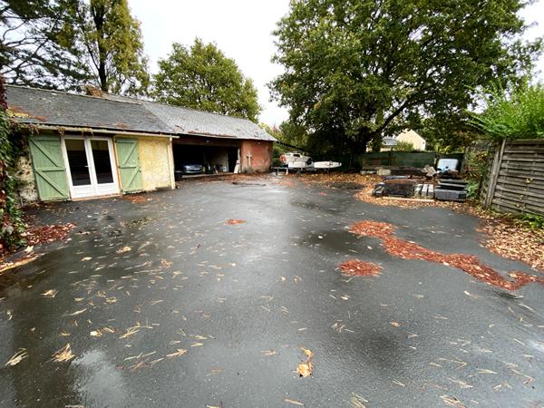 A VENDRE : une maison de 250 m2 avec un local d'activité 175 m2
