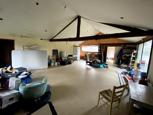 A VENDRE : une maison de 250 m2 avec un local d'activité 175 m2
