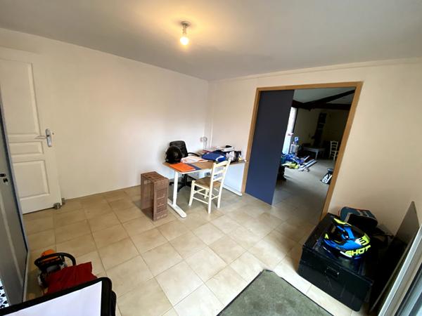 A VENDRE : une maison de 250 m2 avec un local d'activité 175 m2