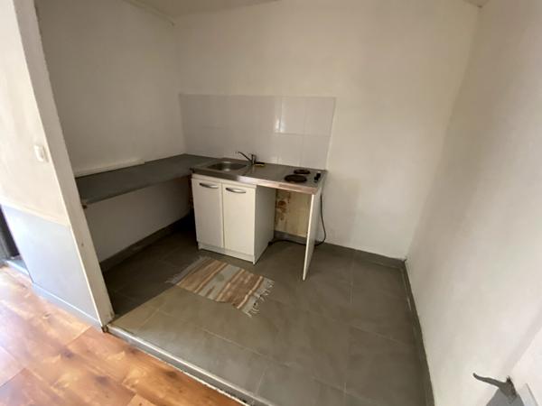 A VENDRE : une maison de 250 m2 avec un local d'activité 175 m2