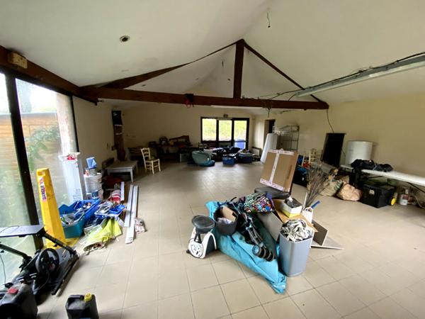 A VENDRE : une maison de 250 m2 avec un local d'activité 175 m2