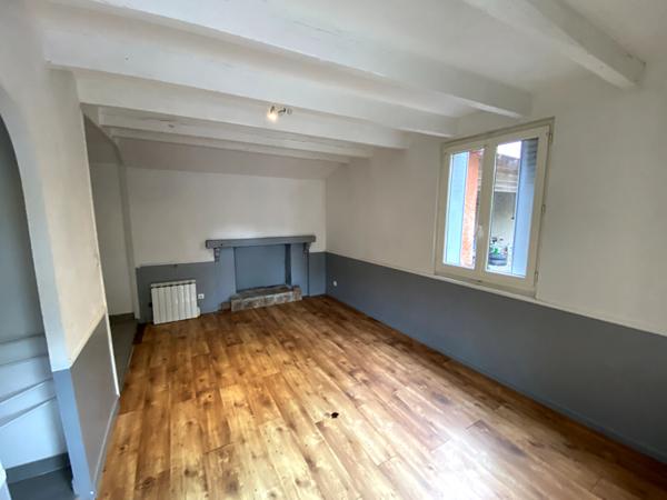 A VENDRE : une maison de 250 m2 avec un local d'activité 175 m2