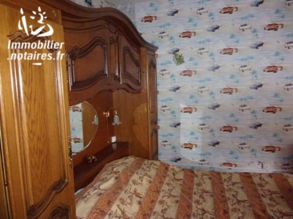 UNE MAISON A USAGE D'HABITATION